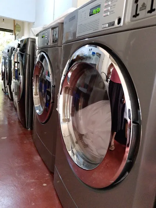 Thambuttegama Laundry Picture 3