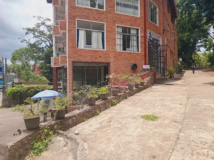 Spin and Shine Laundry Picture 7