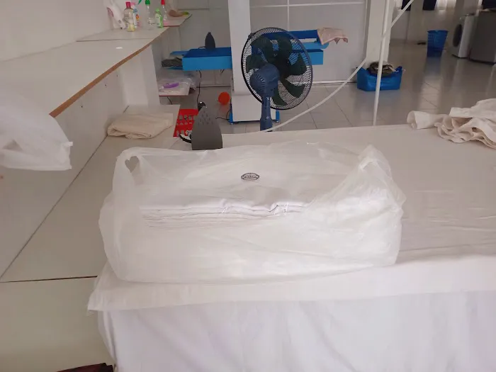 Spin and Shine Laundry Picture 5