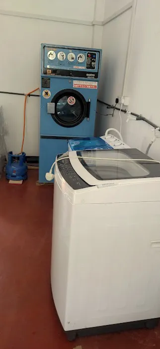 Romantic laundry outlet Picture 1