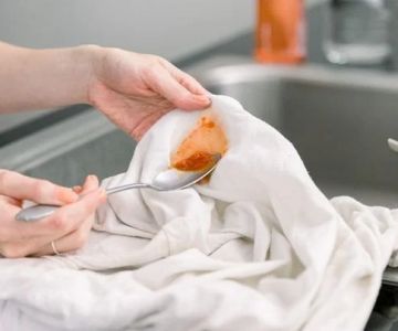 Smart Ways to Remove Tomato Sauce Stains From White Shirts – Expert Tips