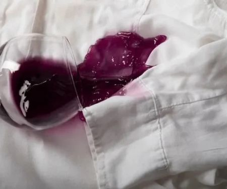 How to Remove Red Wine Stains From White Cotton Shirts