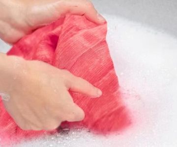 Step-by-Step Guide to Hand Washing Delicate Fabrics at Home