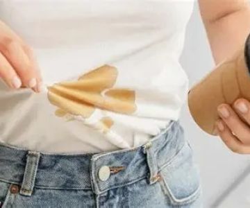 How to Remove Coffee Stains From Dark Fabrics