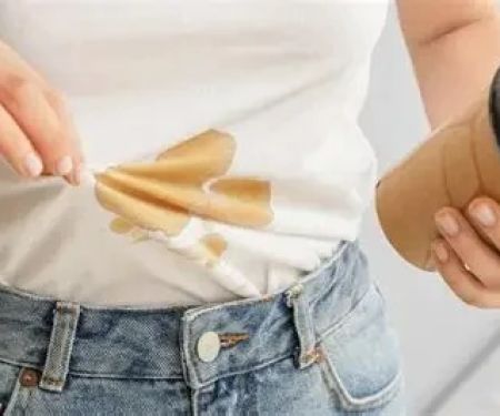 How to Remove Coffee Stains From Dark Fabrics