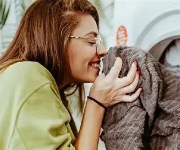 What Should You Do When Clothes Smell Like Sweat After Washing: Effective Solutions