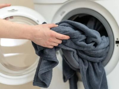 How to Safely Wash Blankets in Your Home Washing Machine