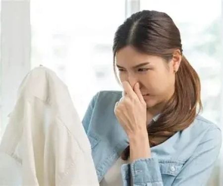 Why Your Clothes Lose That Fresh Smell Quickly and How to Fix It