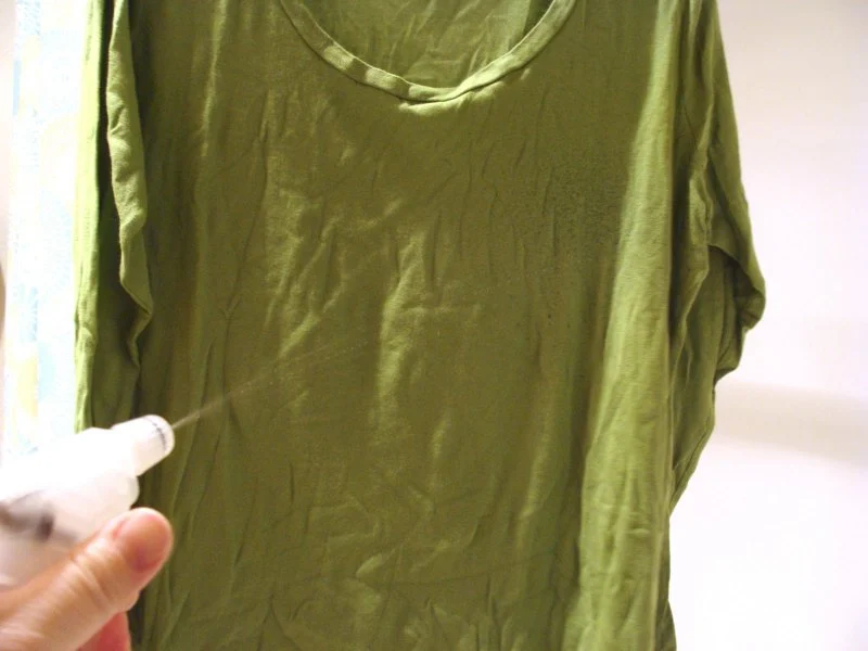 Why Do Clothes Get Wrinkles So Easily? Causes and Solutions